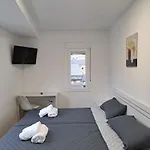 O Bailarin בית הארחה